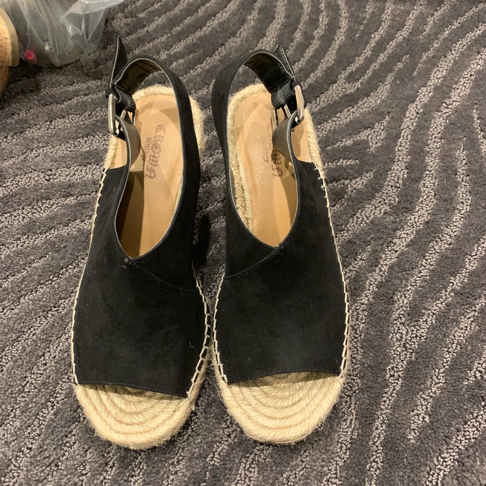Ladies wedge sandal